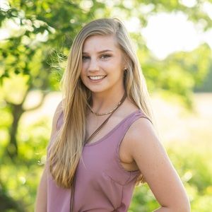 Meet your Posher, Anna paige